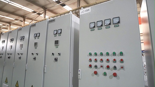 十八款禁用看尿口入口控制柜