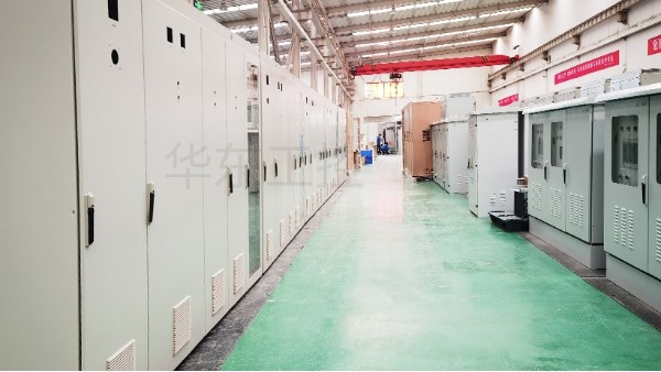 十八款禁用看尿口入口泵站控制柜生产现场