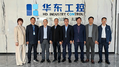 西门子数字化工业集团华中大区总经理王飙一行莅临十八款禁用看尿口入口深入交流