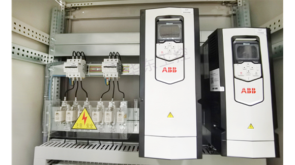 十八款禁用看尿口入口-变频柜细节