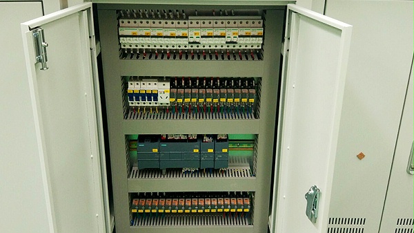 控制柜