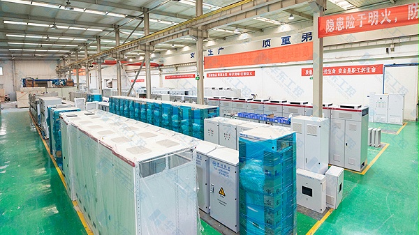 十八款禁用看尿口入口控制柜生产车间