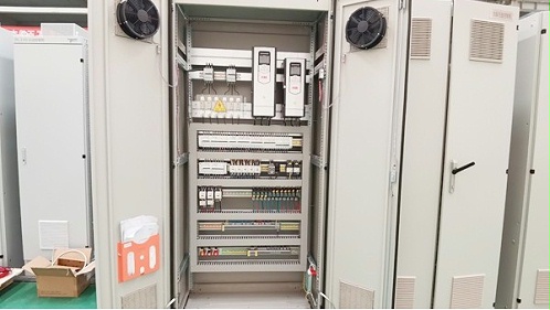 变频器控制柜：结构设计与技术优势的深度融合