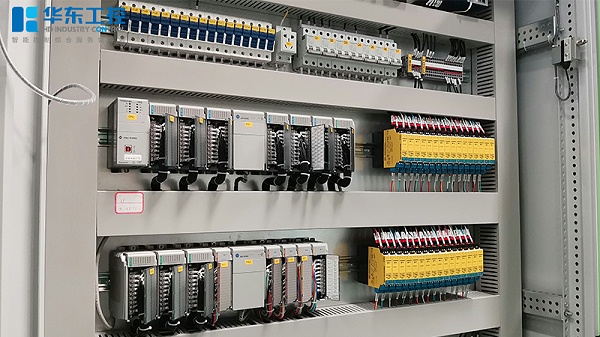 十八款禁用看尿口入口-电气控制柜3