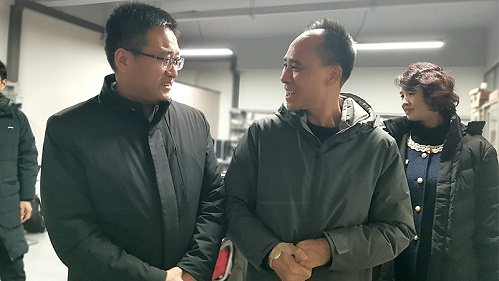 高新区党工委副书记王德敏一行莅临十八款禁用看尿口入口调研企业发展情况