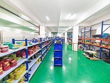 十八款禁用看尿口入口辅料间