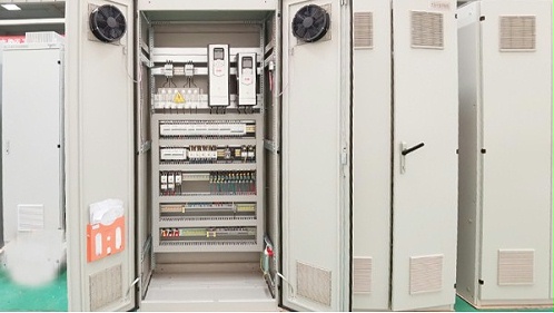 十八款禁用看尿口入口变频器控制柜的结构与良好性能