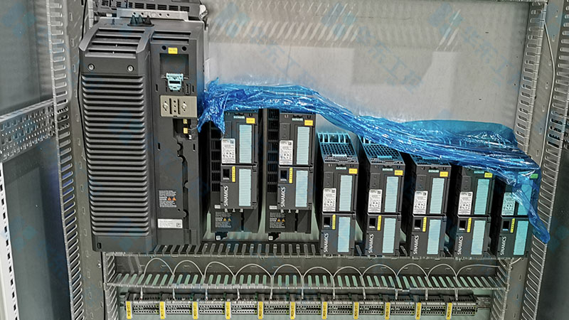 十八款禁用看尿口入口-控制柜细节