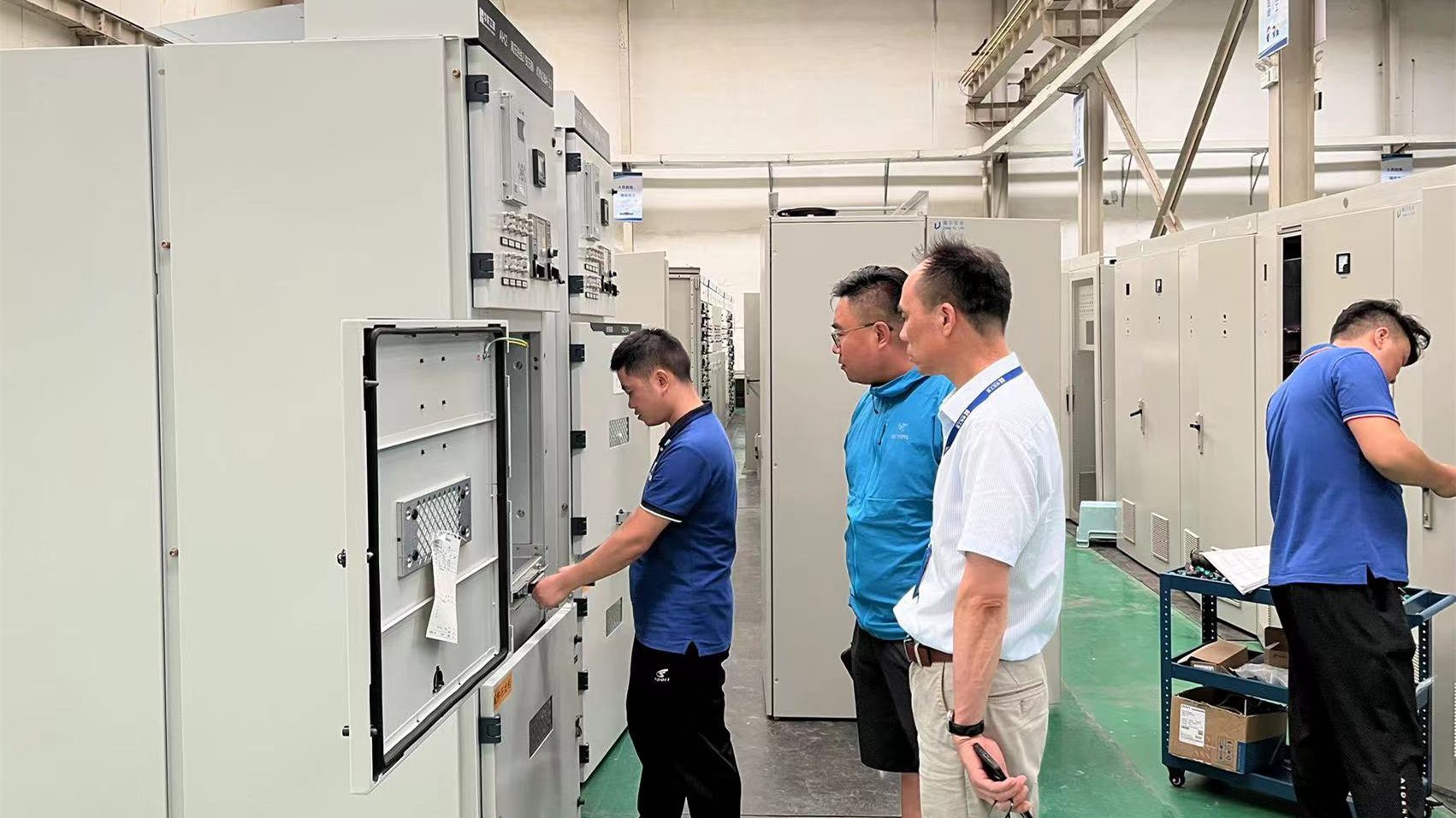 欢迎虹石（江苏）新材料科技有限公司电气总工来访华东