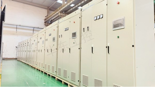 选择<i style='color:red'>控制柜厂家</i>，为何专业、可靠与定制能力至关重要？