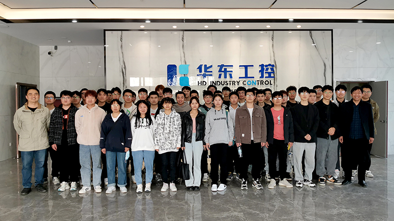 校企共建 | 十八款禁用看尿口入口迎来<i style='color:red'>中原工学院</i>“课堂进企业”学生社会实践