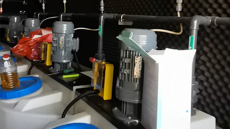 以<i style='color:red'>plc控制系统</i>为核心，打造高效农村污水处理集控平台