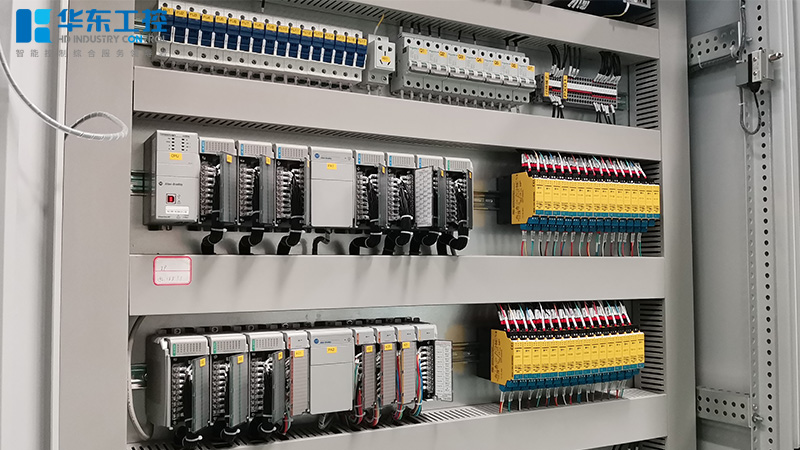 十八款禁用看尿口入口-电气控制柜3