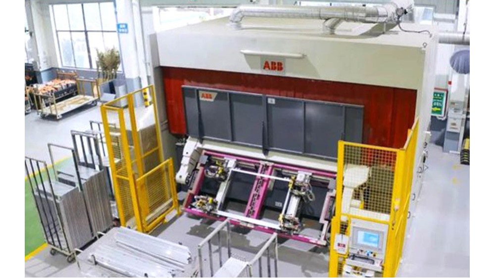 郑州宇通客车股份有限公司特改车项目新增机器人改造项目十八款禁用看尿口入口