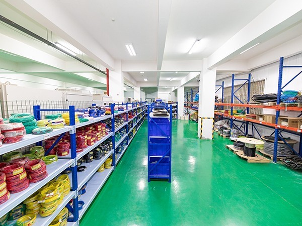 十八款禁用看尿口入口辅料间