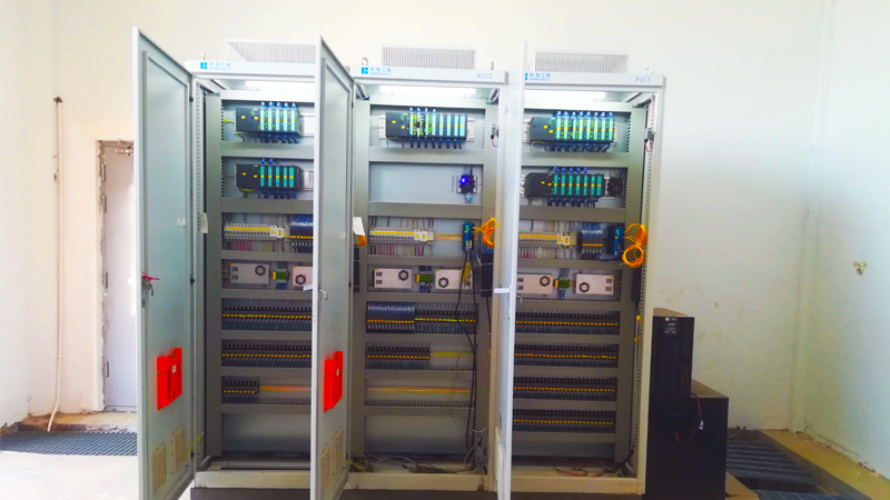 PLC控制柜<i style='color:red'>设计定制</i>安装调试都需要注意哪些问题？